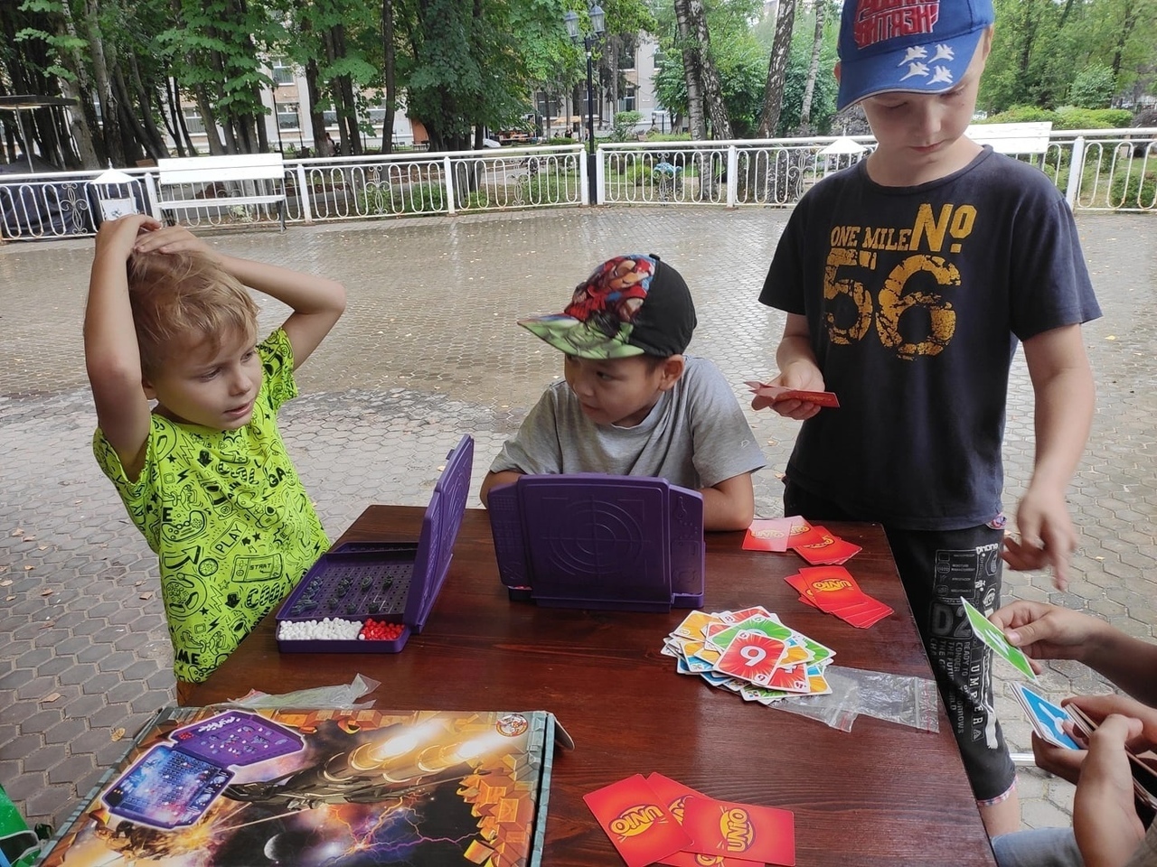 Играют дети