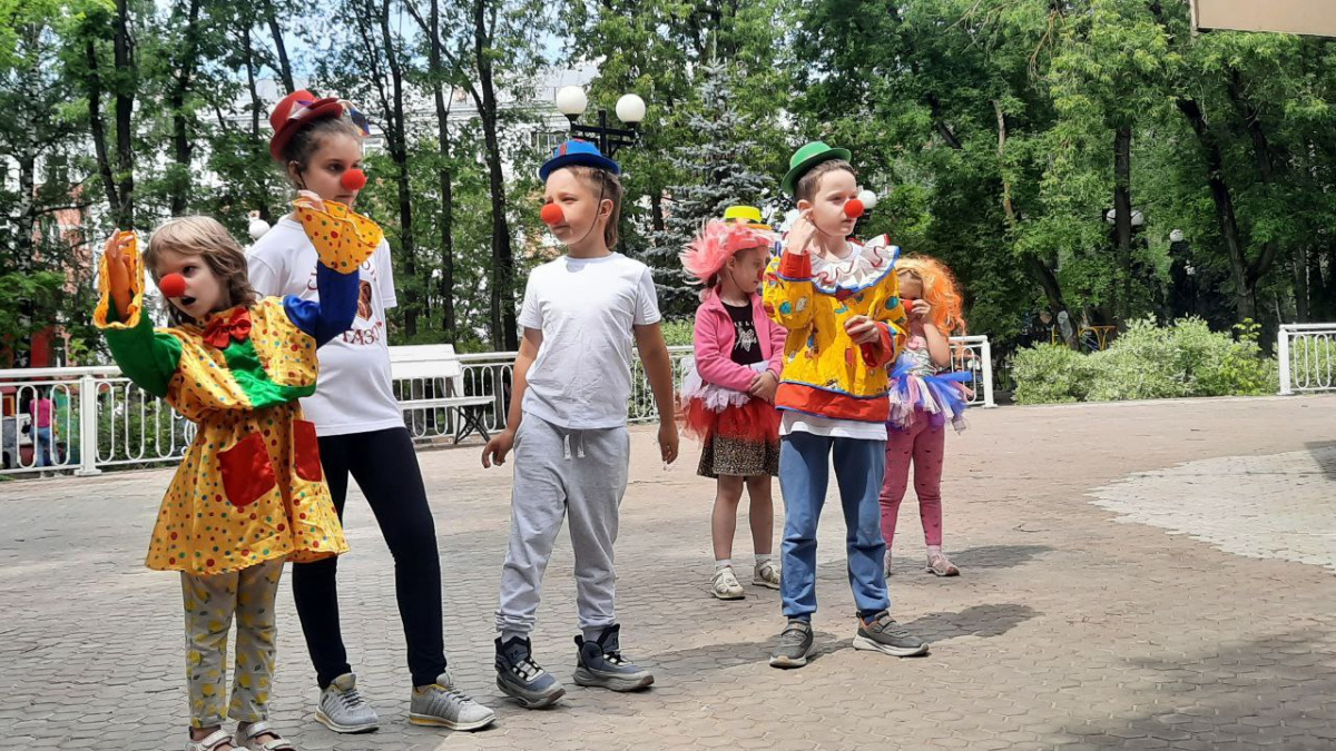 Герои оживают в парке