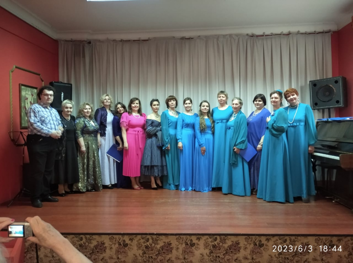 "Победу славят соловьи"