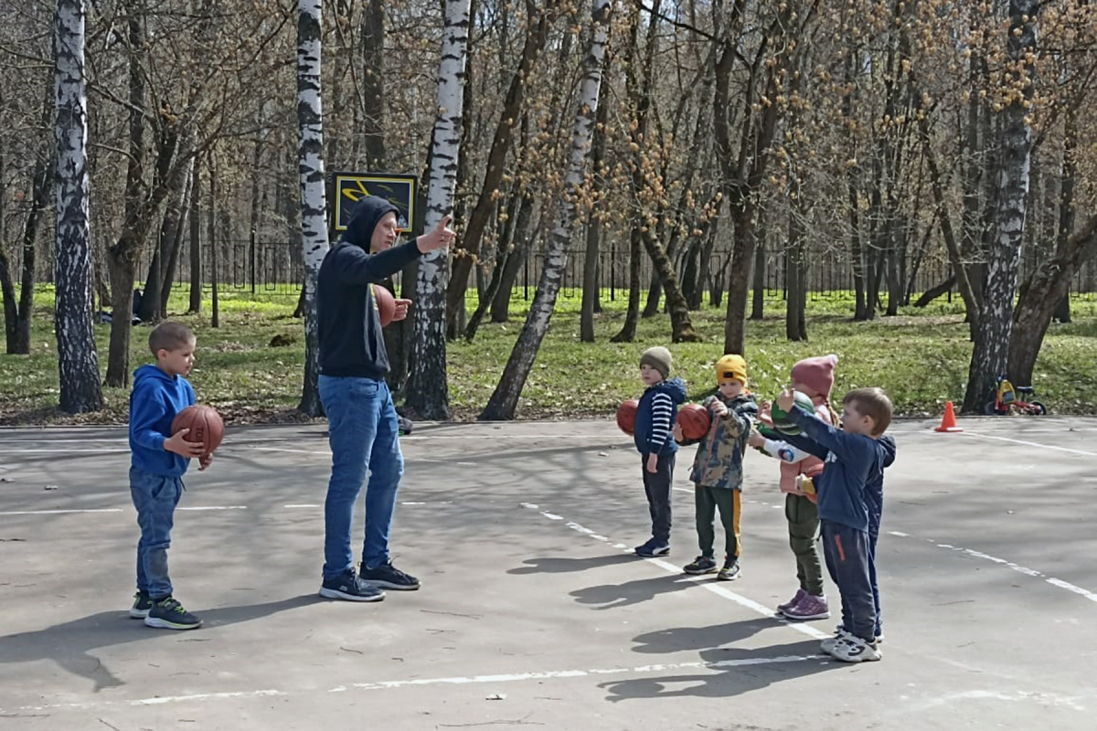 Рыжий мяч