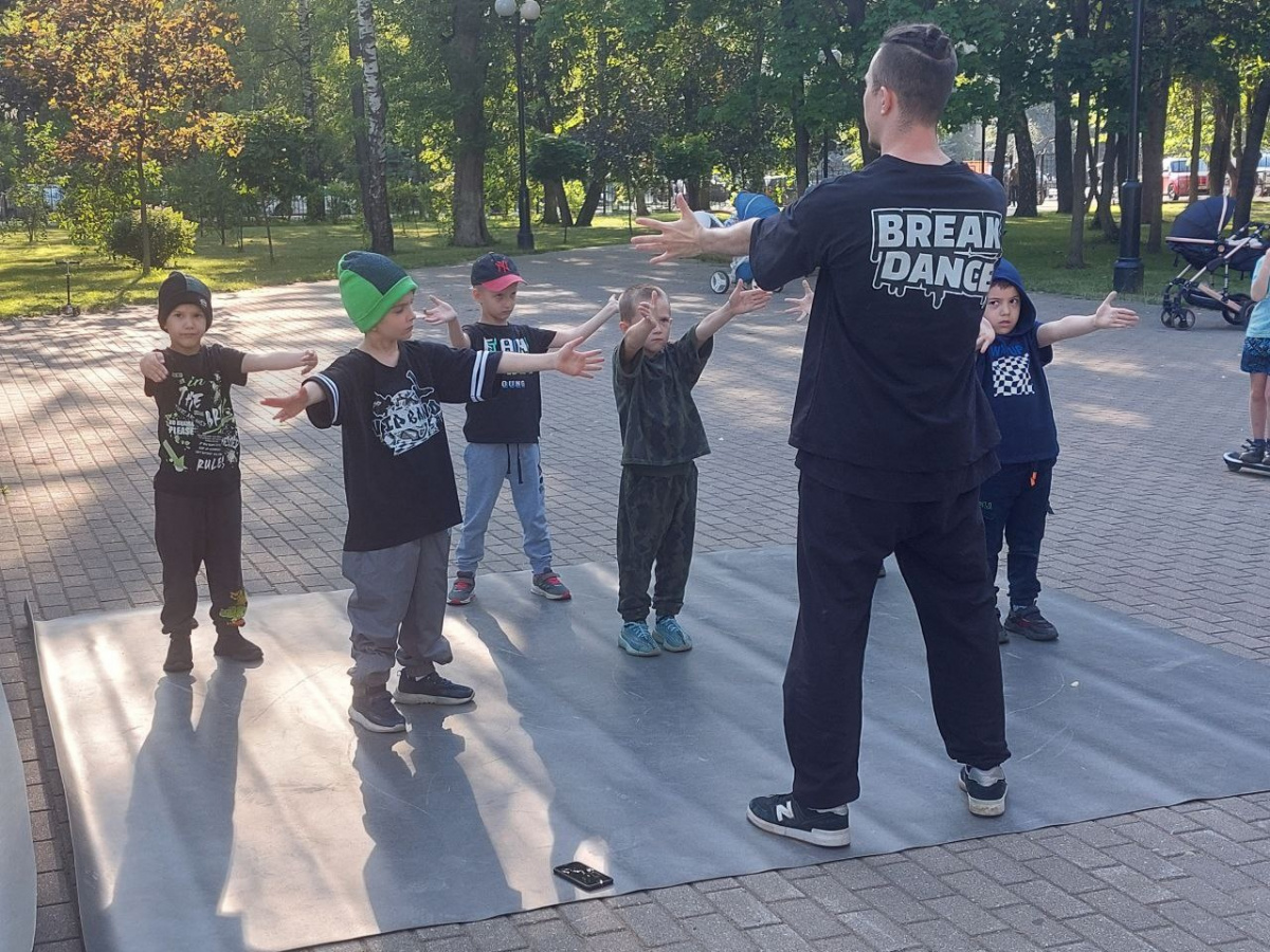 Танцуем в парке
