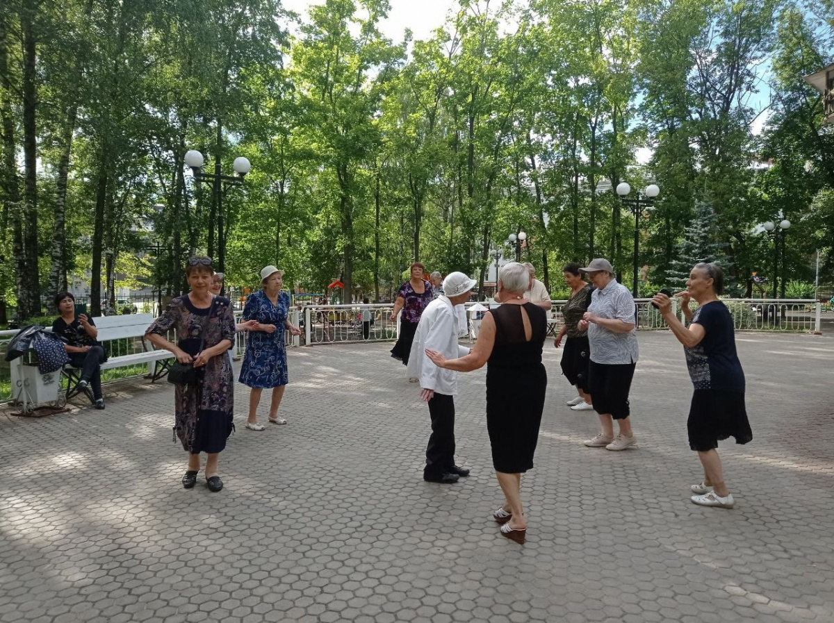 Танцы на завтрак, танцы на обед...